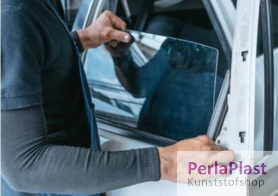 Zelf autoruit vervangen met kunststof